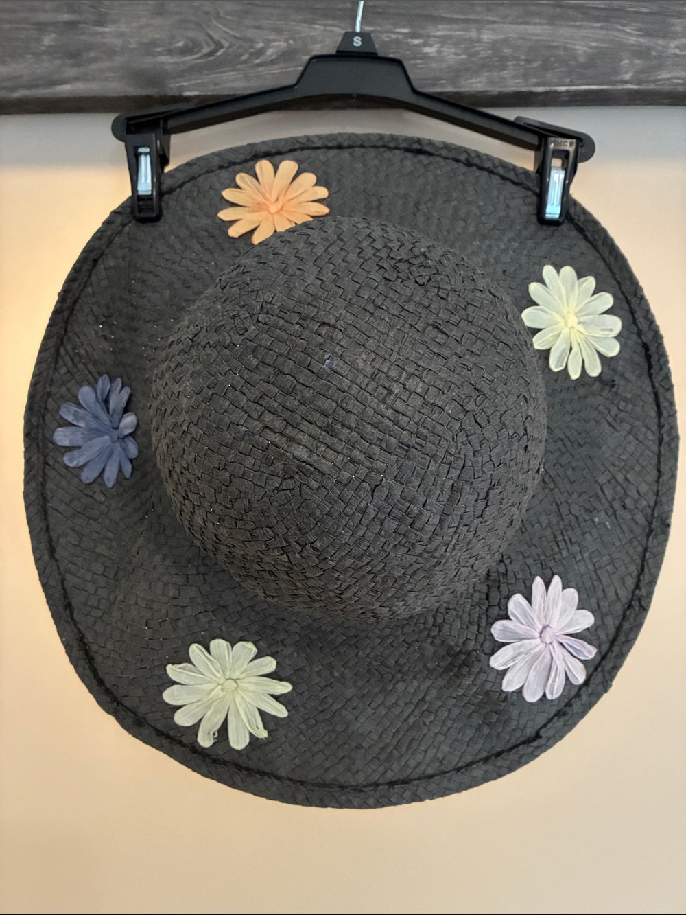 Liz Claiborne Women’s Black Sun Hat OS with Pastel Floral Appliques Vintage